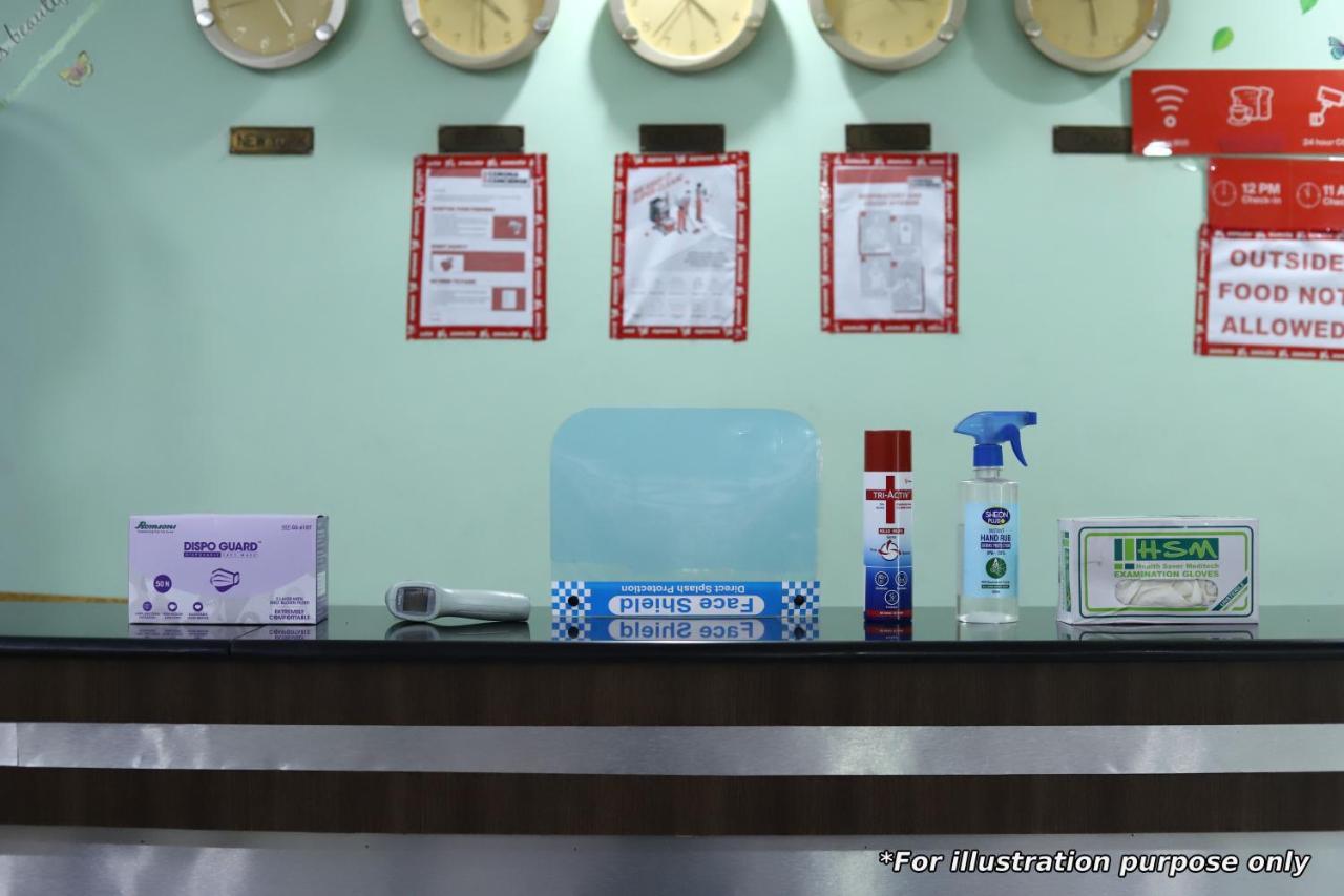 Vaccinated Staff - Oyo 15973 F Square Hotel Kochi Bagian luar foto